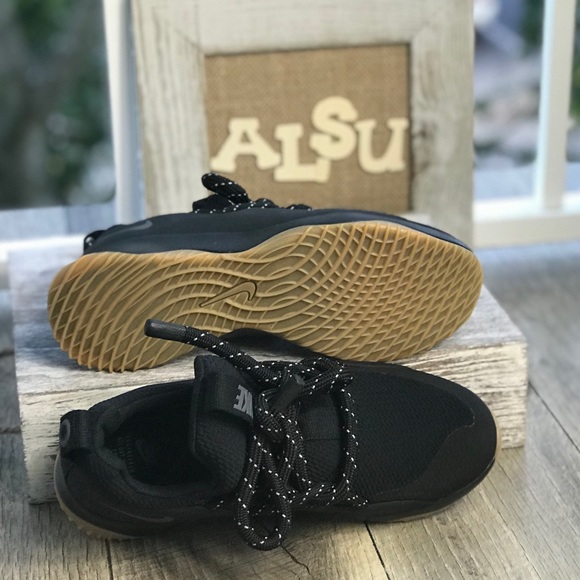 NWT Nike City Loop Woman’s Shoes Black - Picture 4 of 8